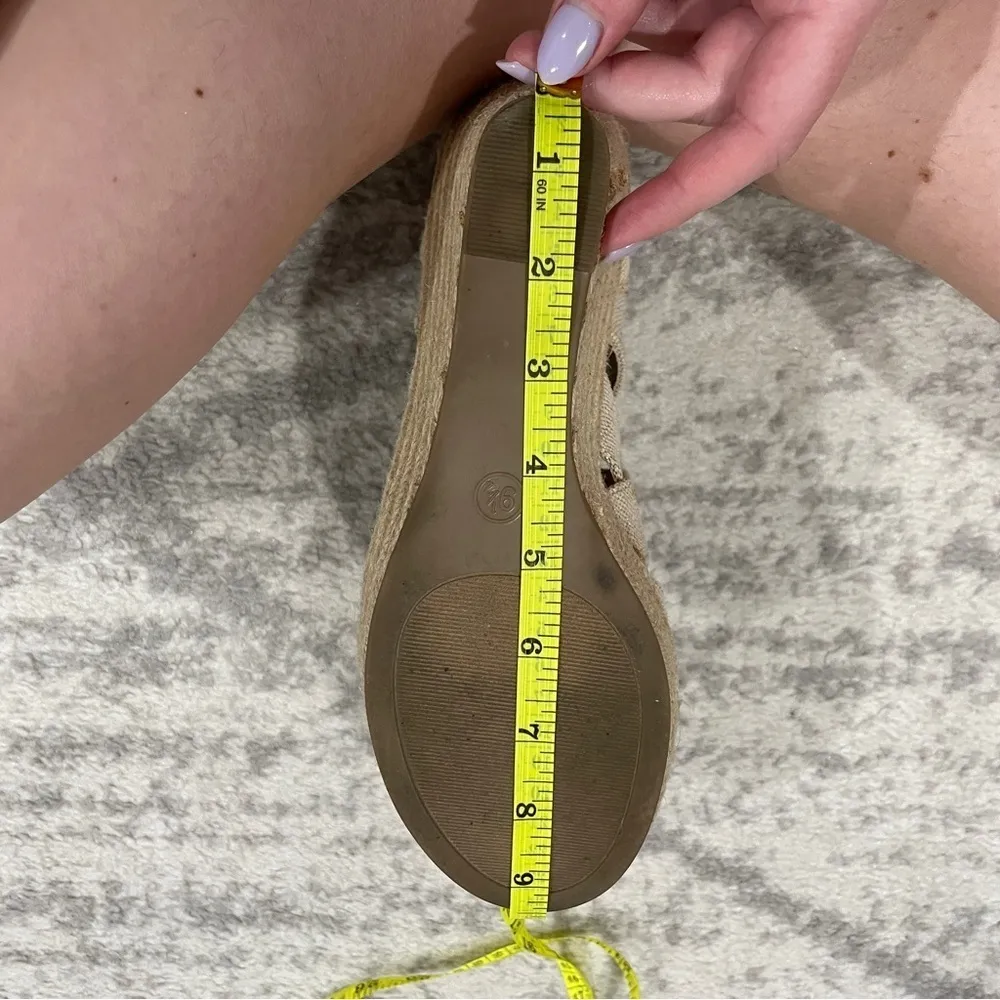 Mossimo Supply Co Beige Zipper Wedge Sandal Gold Size 9.5 - Image 11