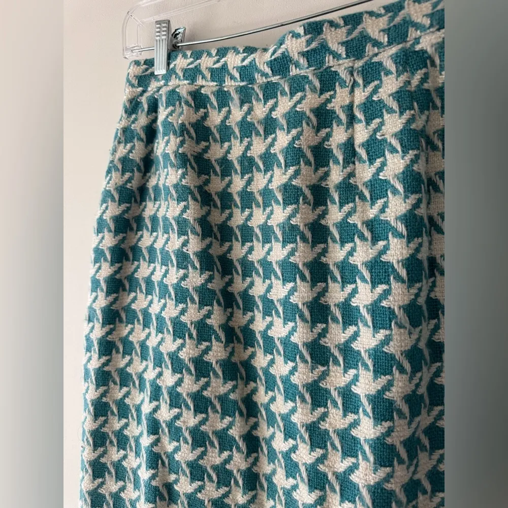 Classics by Anne Klein Vintage Gorgeous Blue and White Houndstooth Knit Skirt Size 8 - Image 2