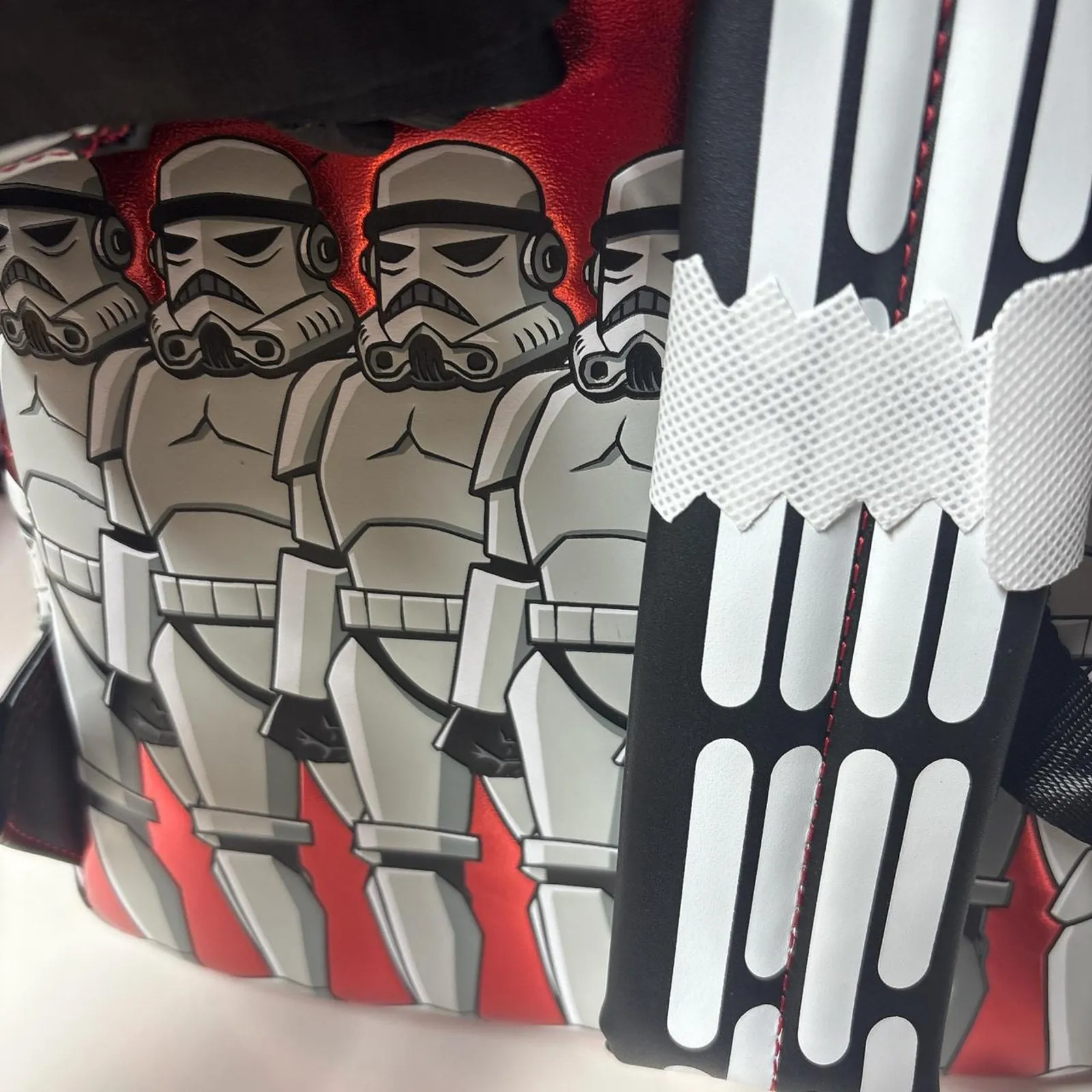 Red metallic star wars hard tag loungefly backpack nwt - Image 4