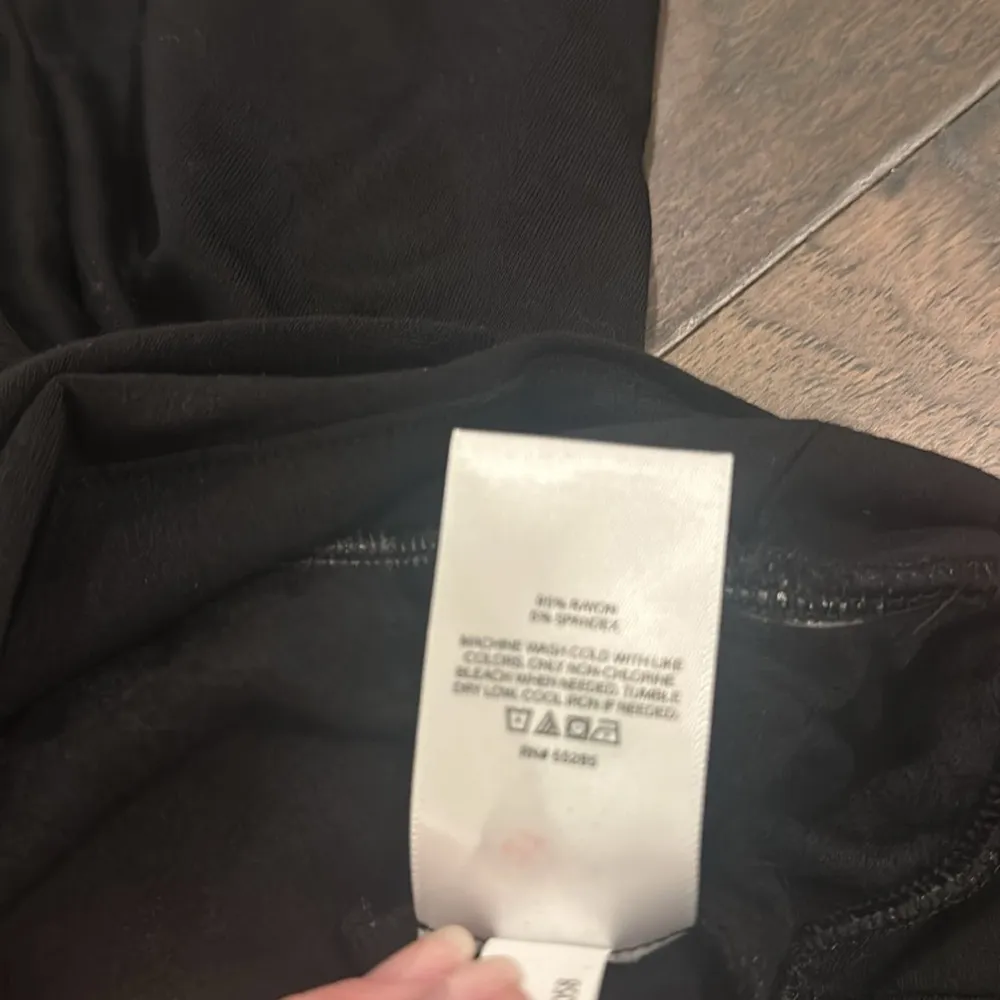 NWT Express Cross Front Banded Bottom Knit Top Sz M - Image 8