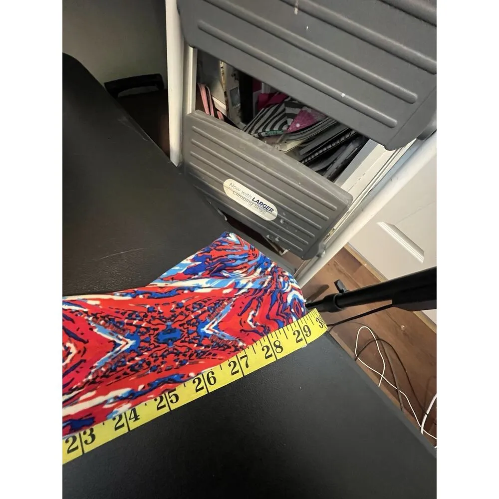 TC LulaRoe Fourth Of July Leggings size 16 - Image 7