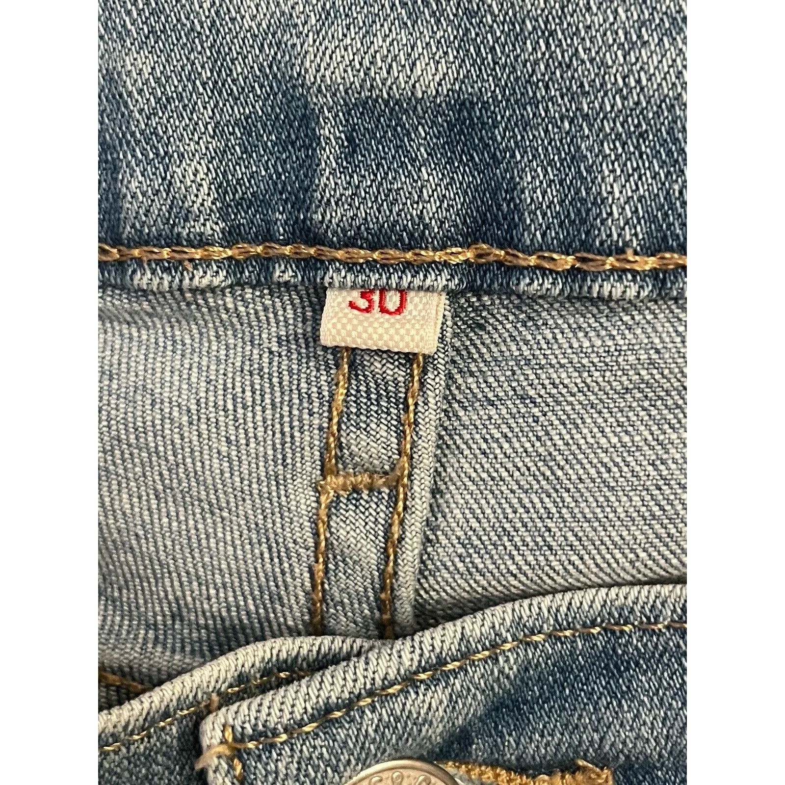 Levi's Classic Bermuda‎ Jean Shorts Women Size 30 Light Blue Jorts Denim Stretch - Image 4