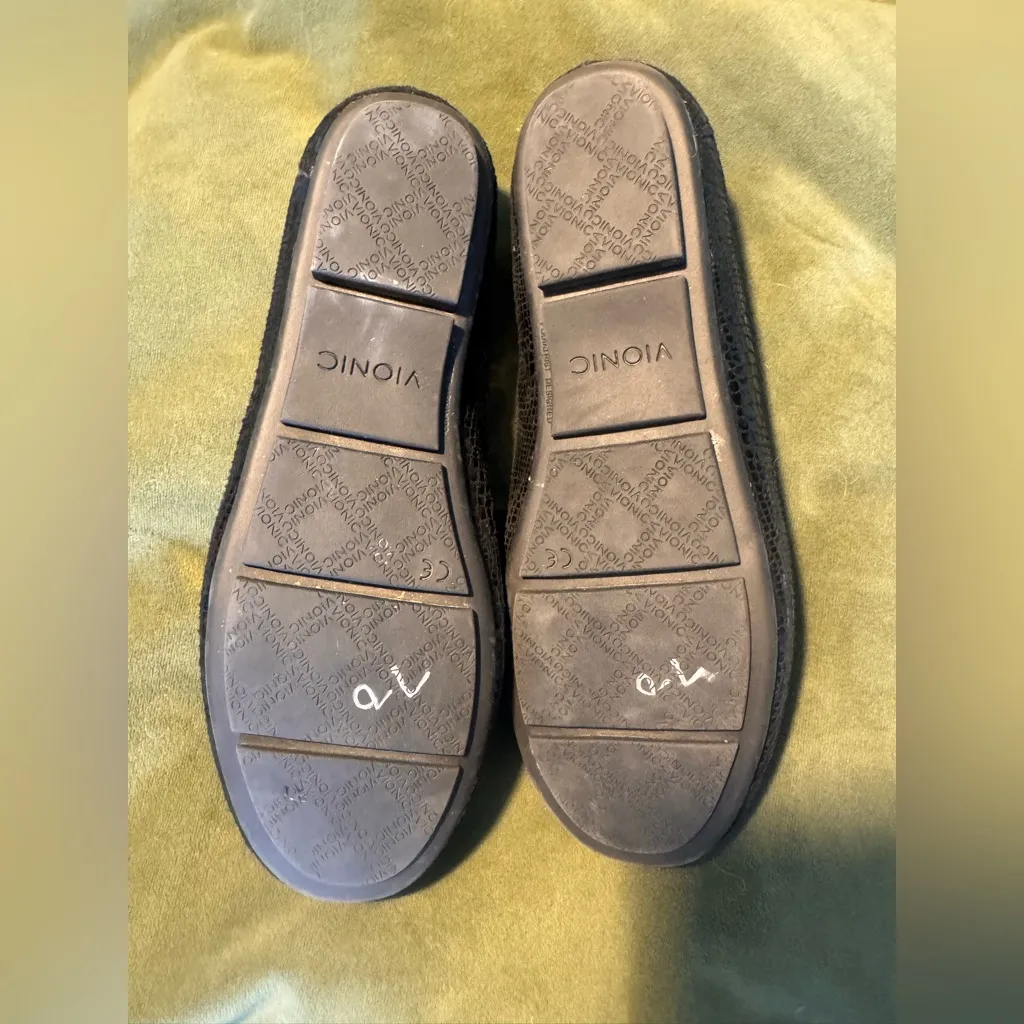 Vionic Larrun Flats Womens 6.5 Black Leather Snake Print Slip On Comfort Loafers - Image 4