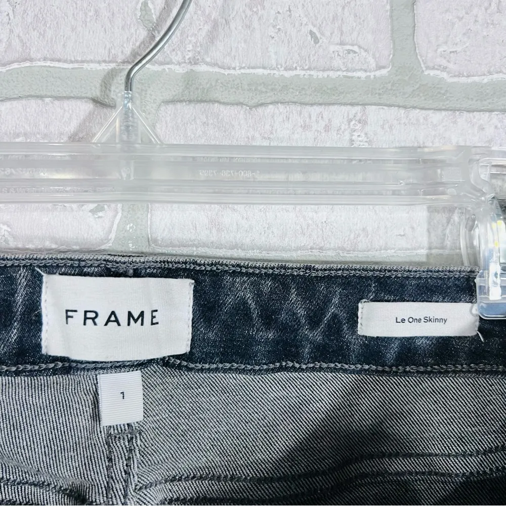 Frame Denim Le One Skinny Jeans in Hughes Wash Size 1 - Image 7