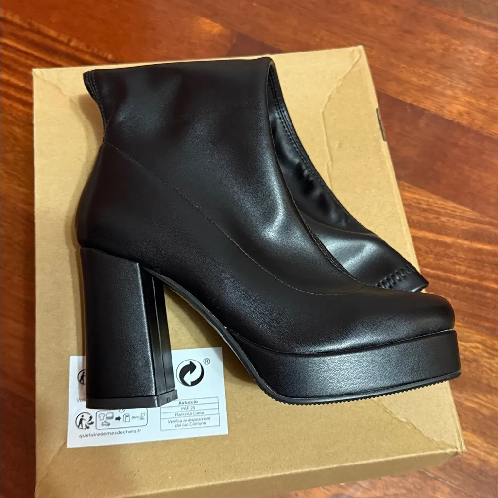 SHEIN Black Heeled Boots - Image 3