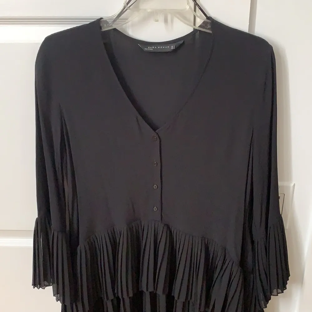 ZARA BLOGGER FAVE contrasting pleated blouse - Image 6