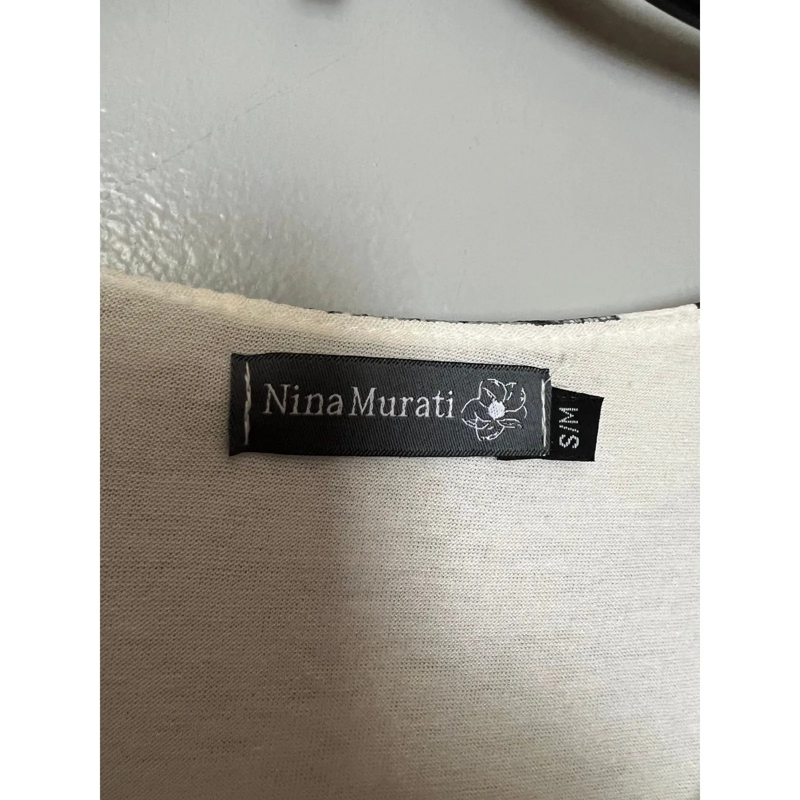 Nina Murati batwing shawl top leaf print size S/M‎ White - Image 3