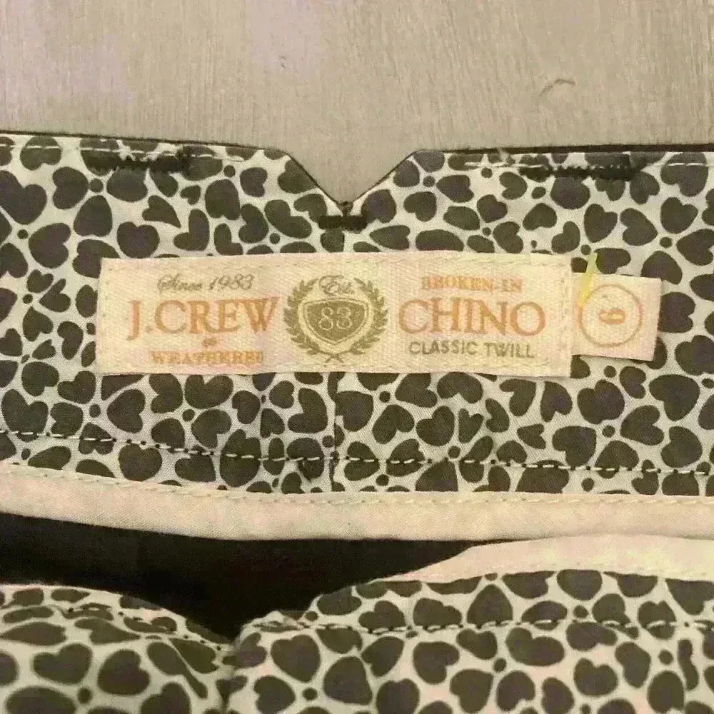 J. Crew Classic Chino Black Shorts 3 inch inseam Exc Con size 6 - Image 2