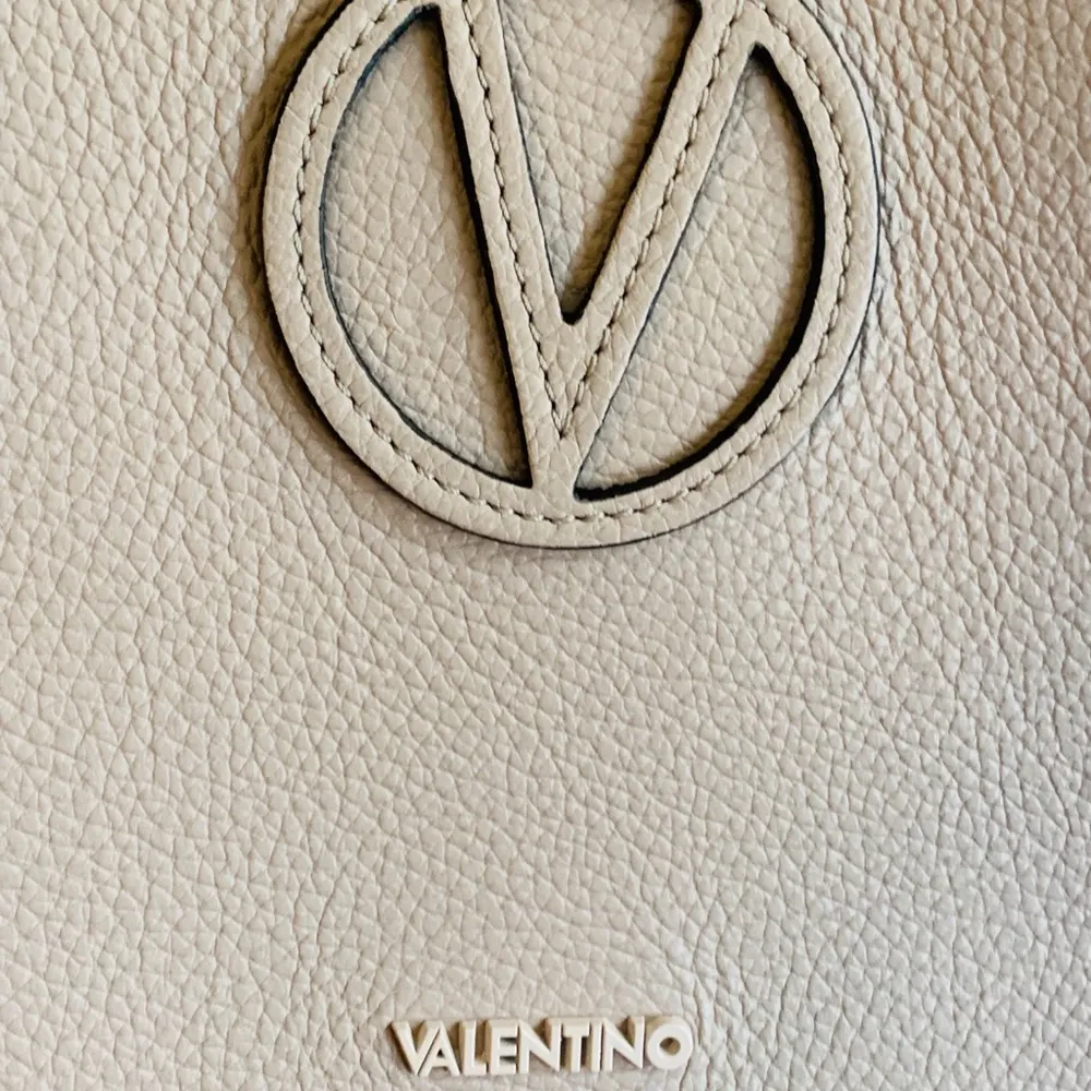 Authentic VALENTINO By Mario leather tote and flap wallet set - Image 16