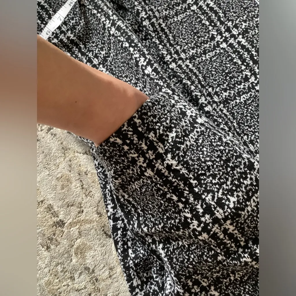 Nice,soft,very COMFY trench coat/long jacket 🖤🤍🖤 - Image 7