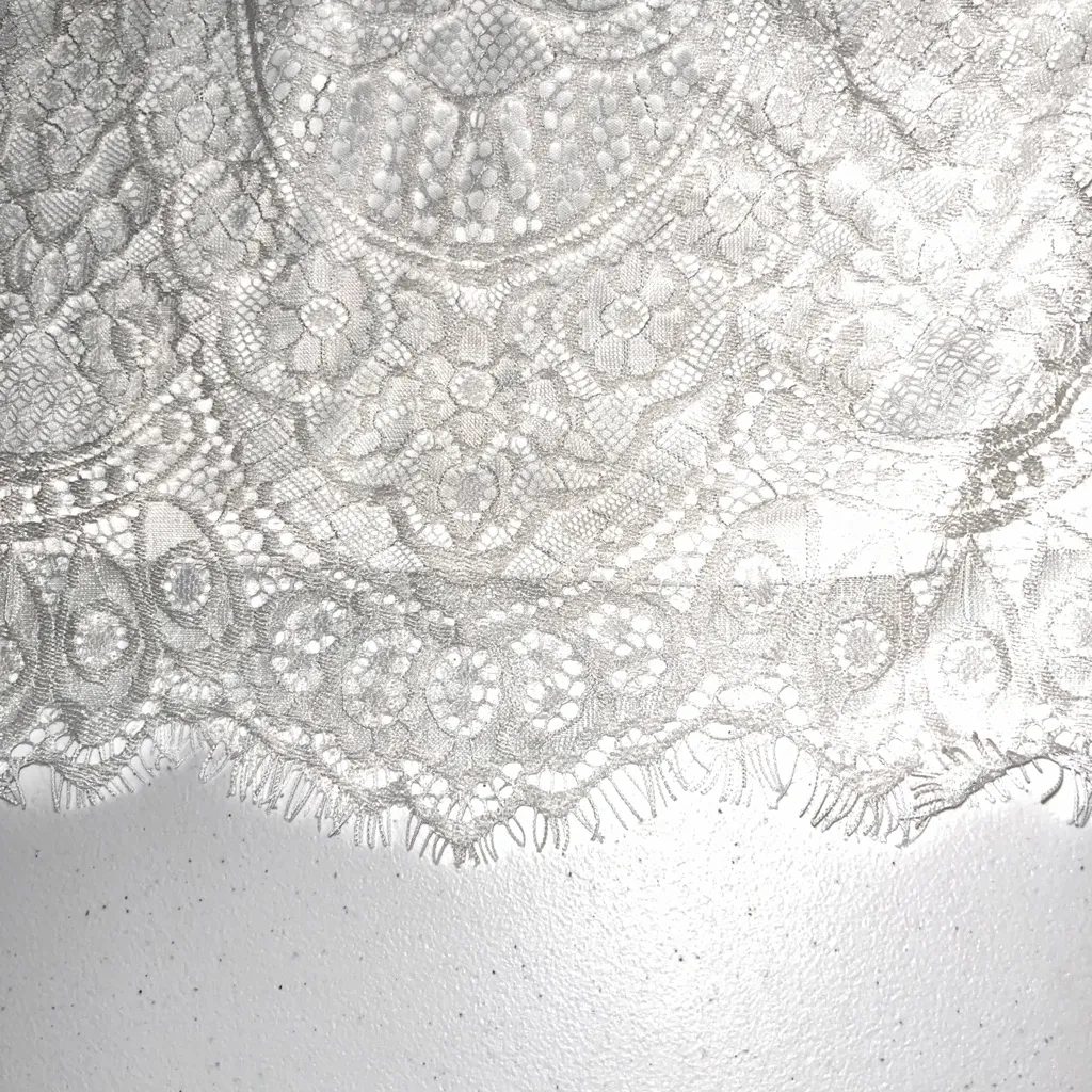 💙 NWOT Iz Byer White Lace Tank Top Blouse - Image 3