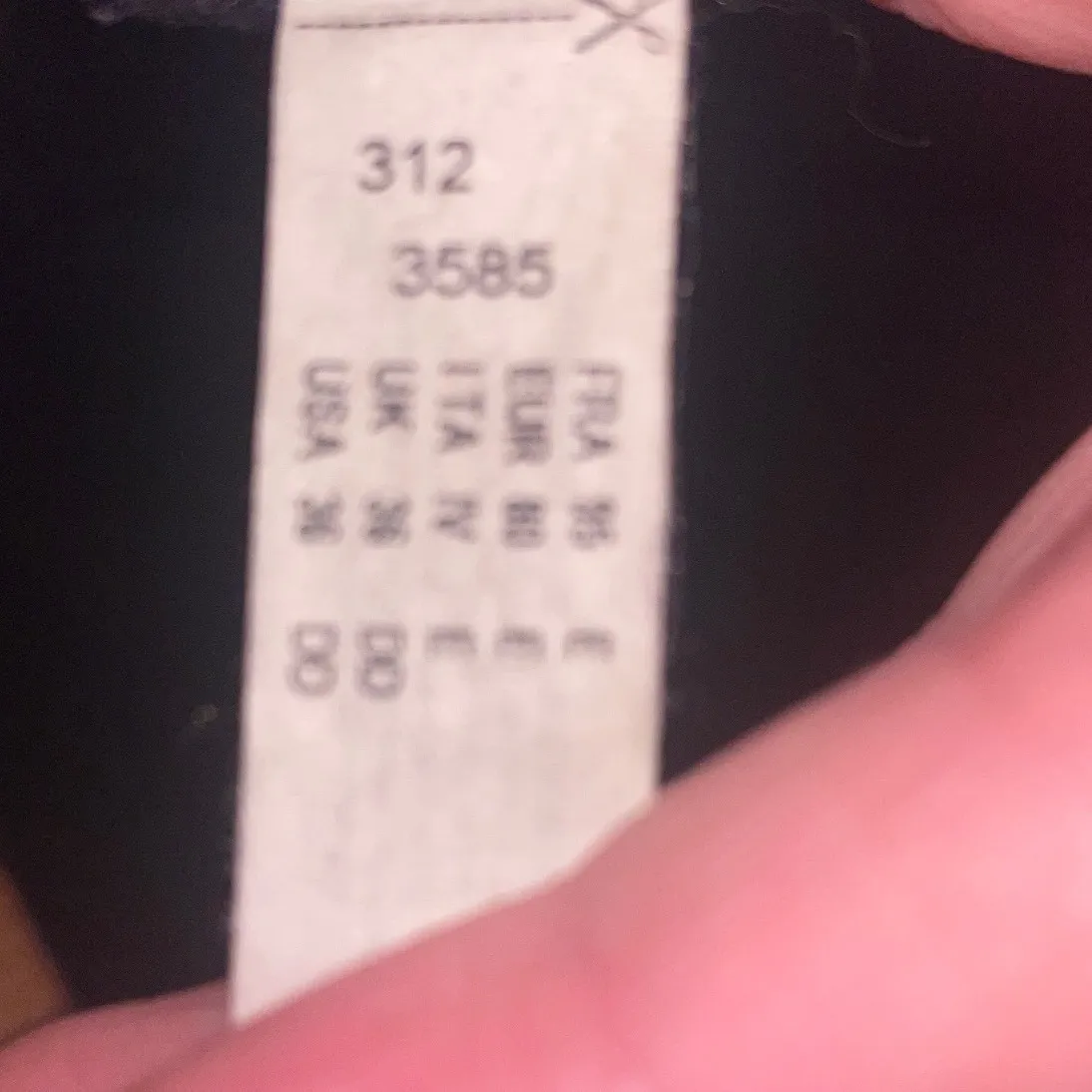 Chantelle French Designed Black Bra with Logo print 36DD - Image 4