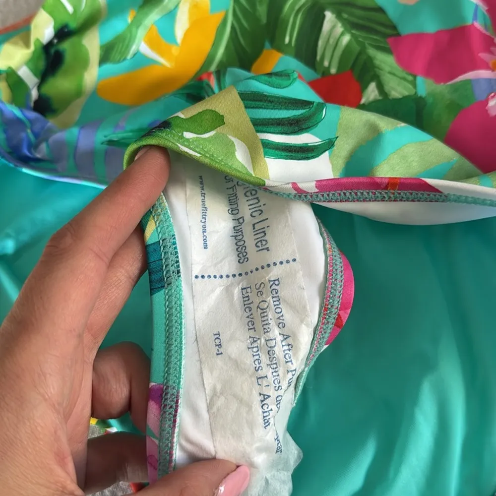 LA BLANCA Tropea Floral-Print One-Piece Swimsuit, Size 4, $124 - Image 8