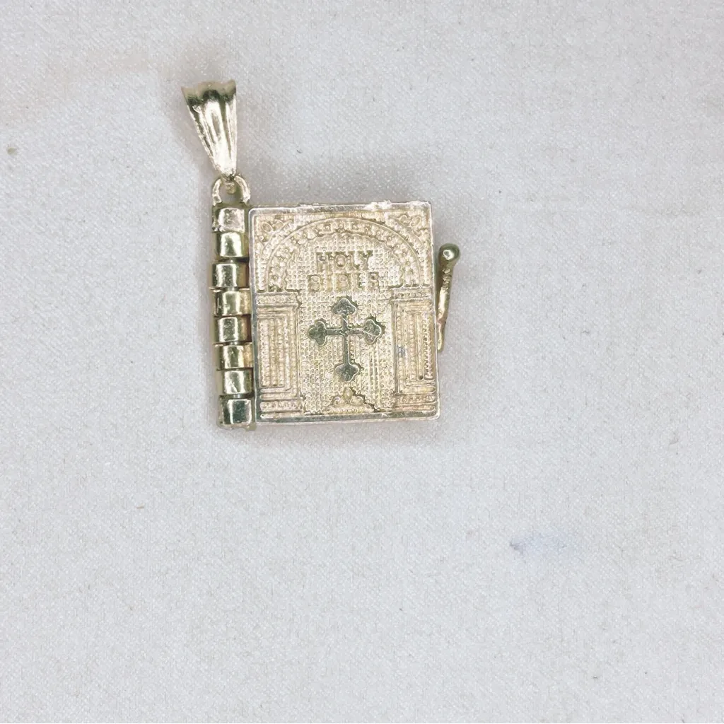 7245. Vintage Goldtone Bible Pendant Gold - Image 3