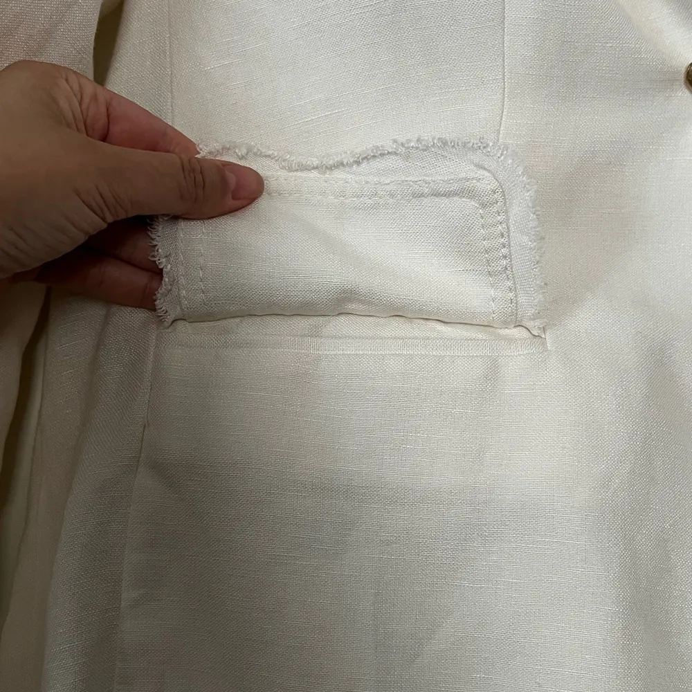 AJE United White Linen Gold Accents Linen Blazer Sz 8 - Image 10