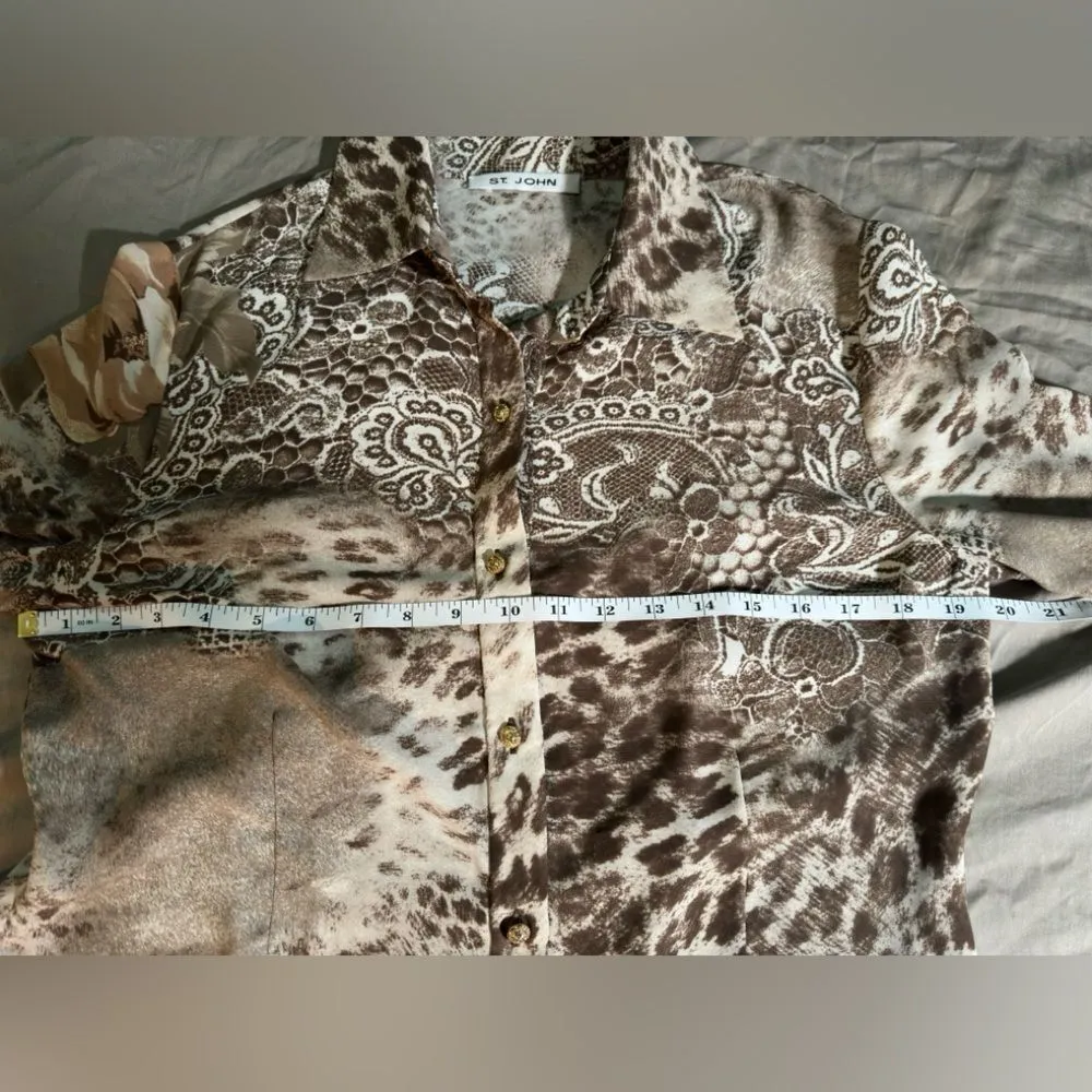 St. John  Silk Tan Long Sleeve Button up Down Blouse W/ Gold Tone Buttons Sz 4 - Image 9