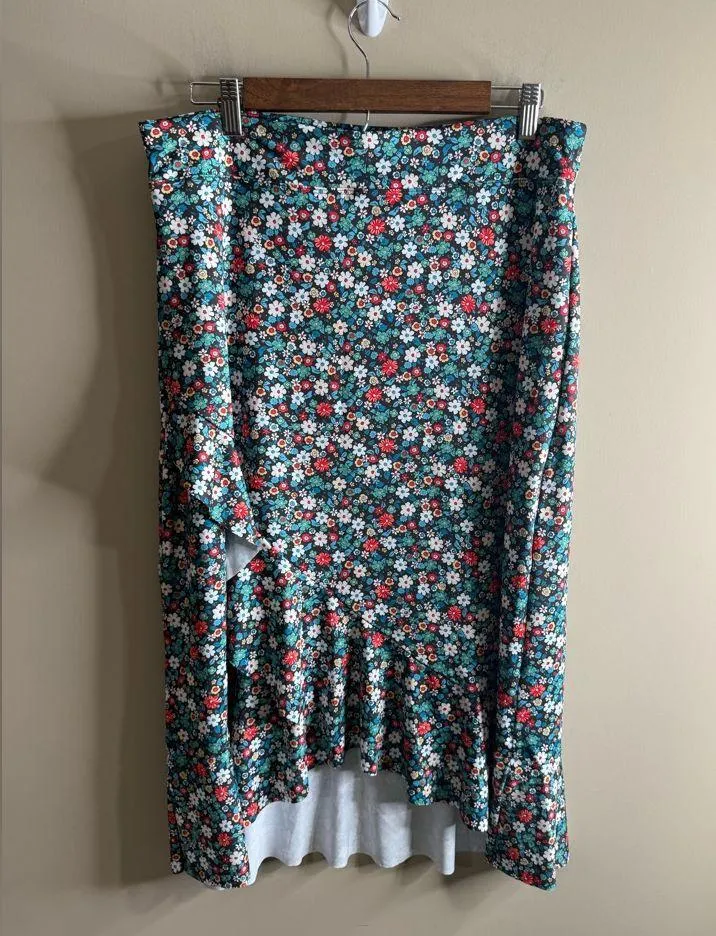 Lands' End Multicolor Floral swim skirt size medium 10/12 Red - Image 2