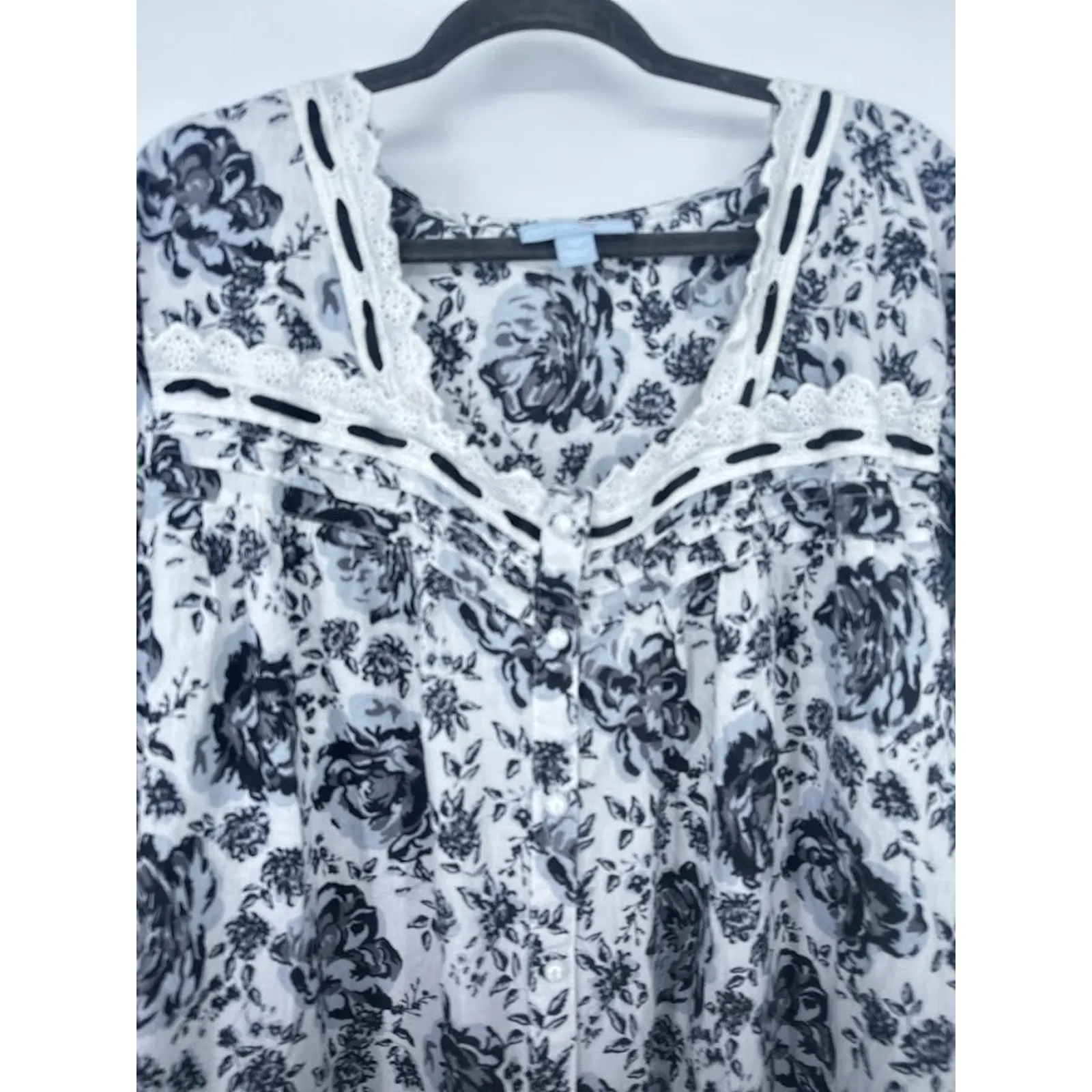 Only Necessities Size 2X Black White Rose Floral Nightgown Ribbon Eyelet Trim - Image 2
