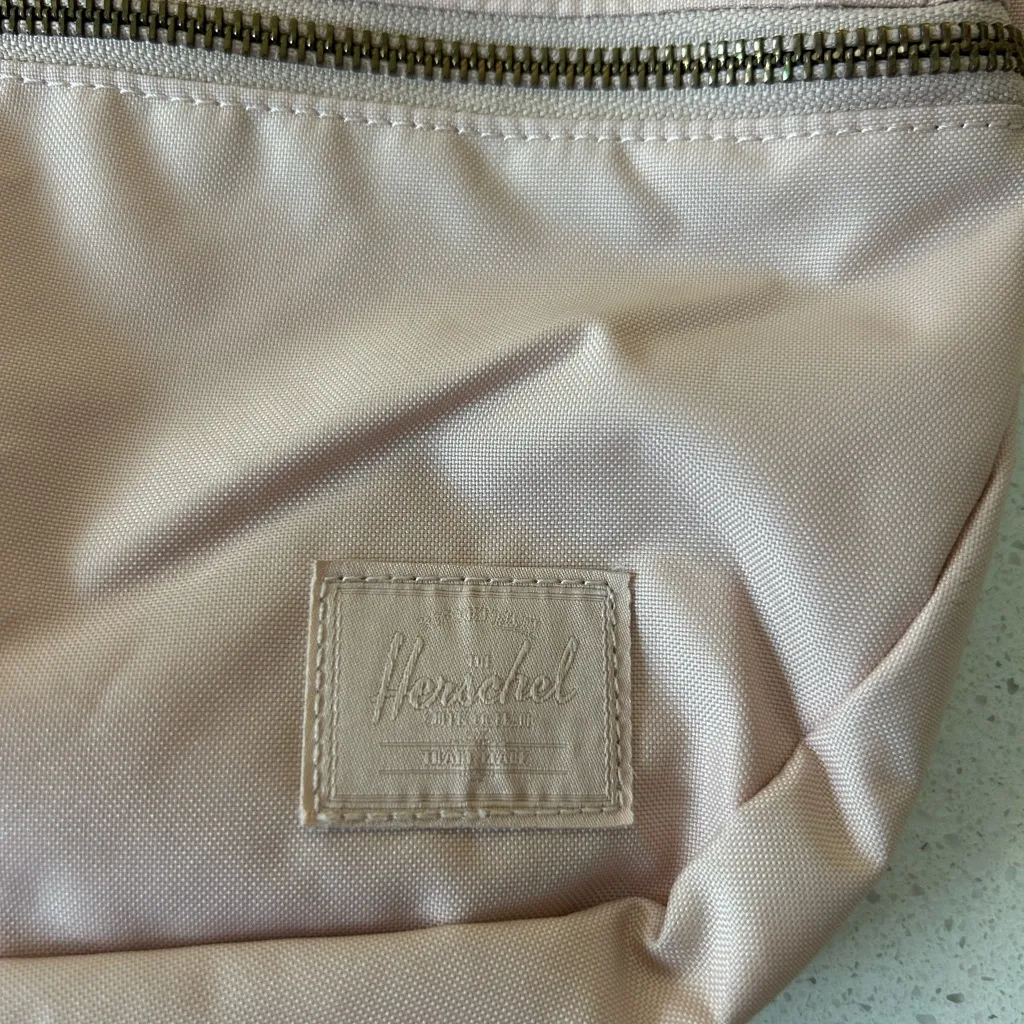 Herschel Fifteen Hip Pack Fanny Pack Crossbody Bag Pink Gold Zipper - Image 3