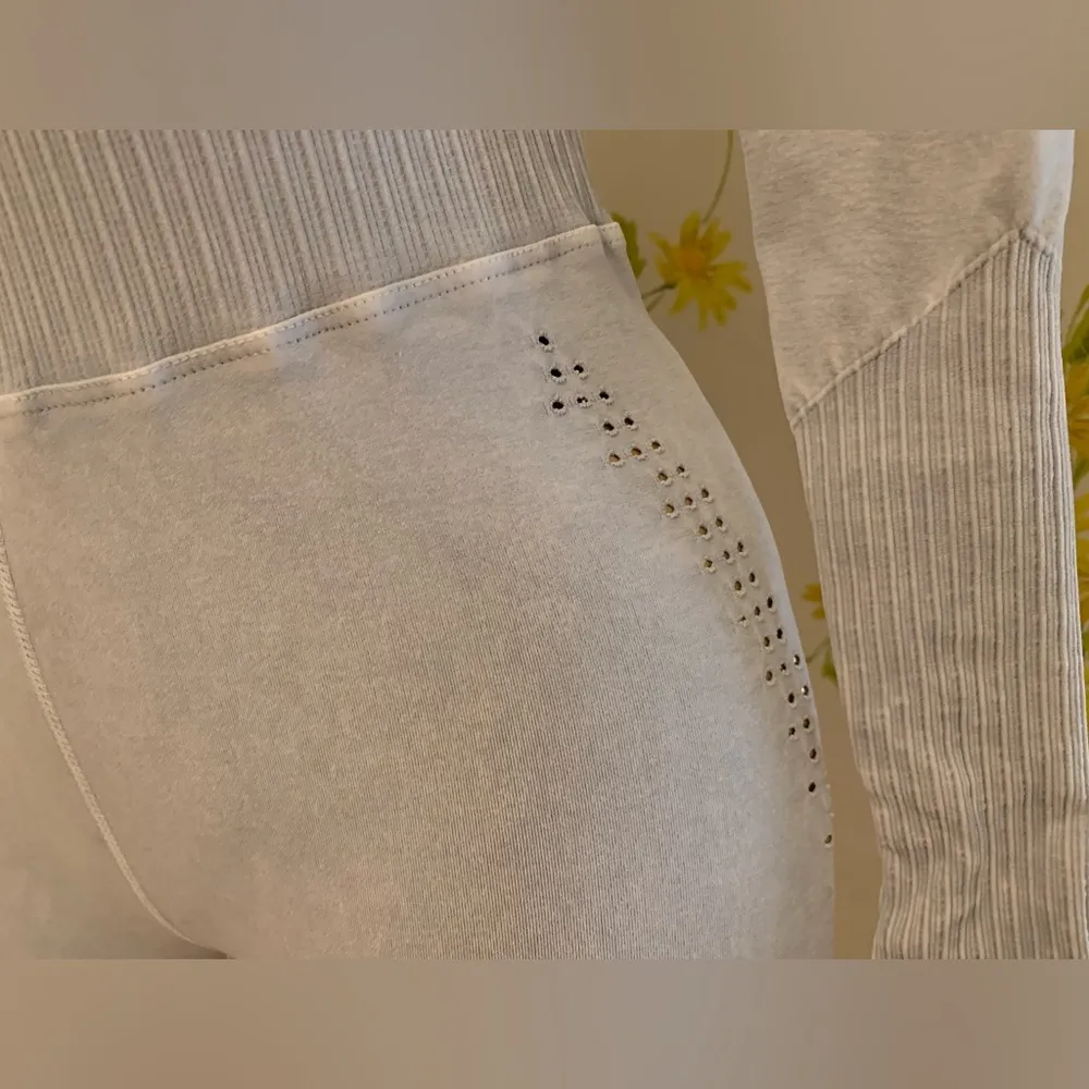 Good Karma Long-Sleeve Onesie ice grey size XS/S - Image 7