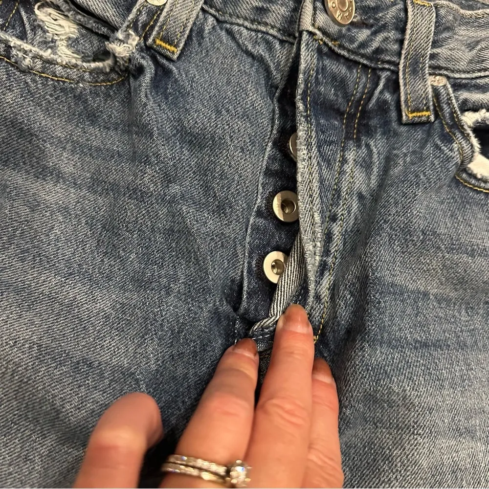 AMO Loverboy Freedom Blue Distressed Cropped Raw Hem Jeans in Retro Size 23 - Image 4