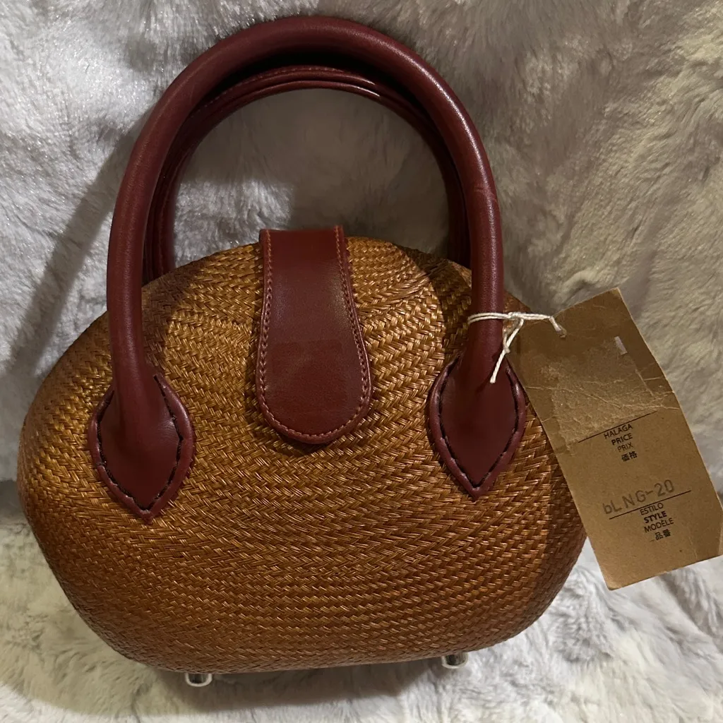 Le Sac Brown Woven Handbag - Image 2
