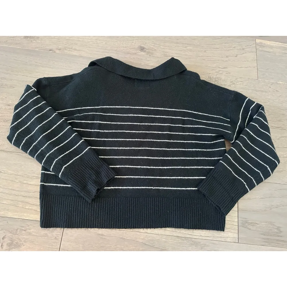 Women's Knit Collared Sweater Black White Striped XL - Image 5