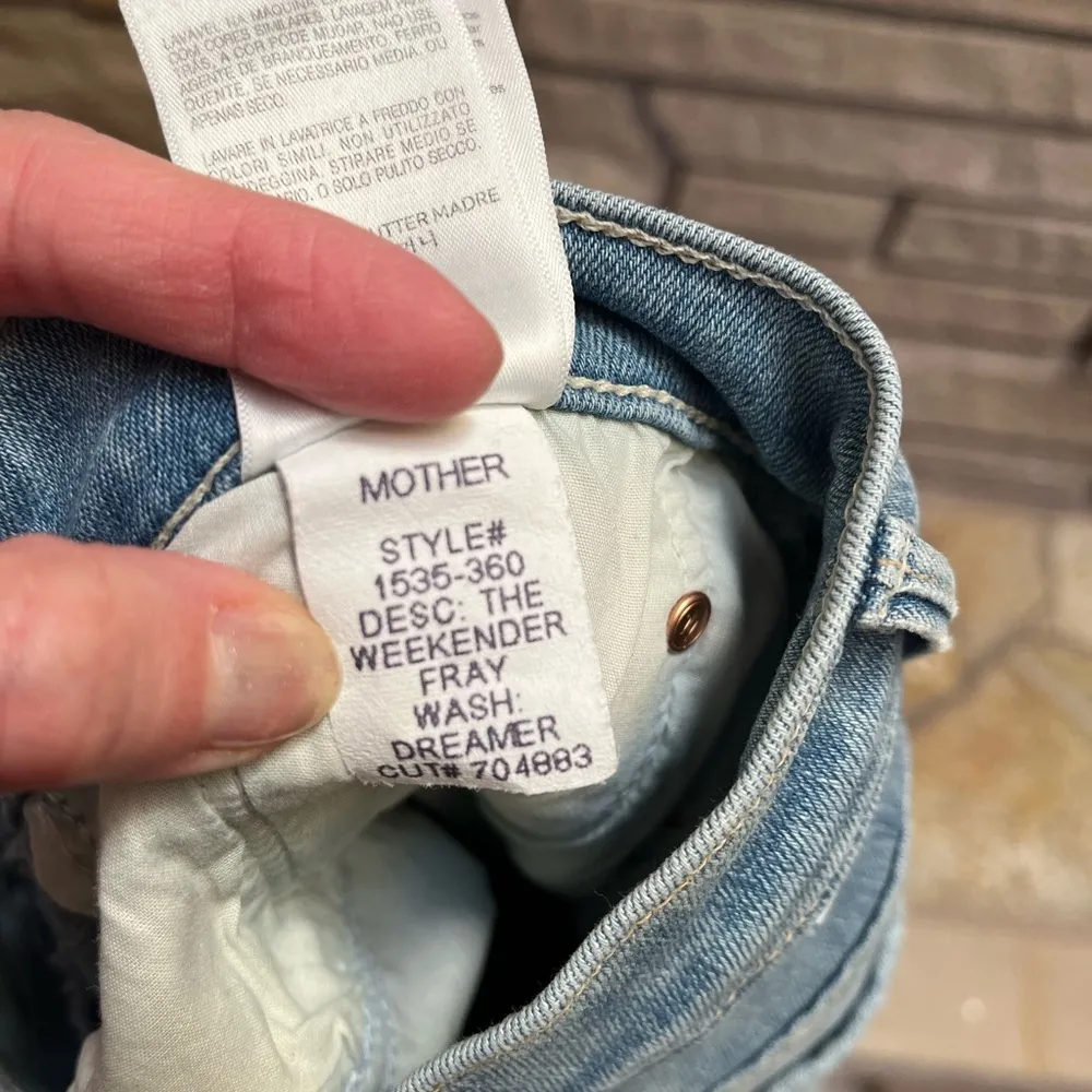 Mother Weekender Fray Jeans Flare Denim in color Dreamer 32 Blue - Image 7