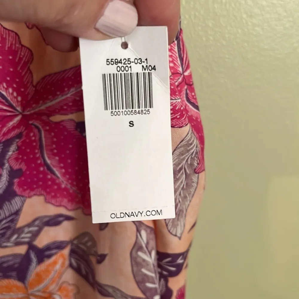 Old Navy sleeveless v- neckline tie back peach Floral Maxi Dress size small - Image 6