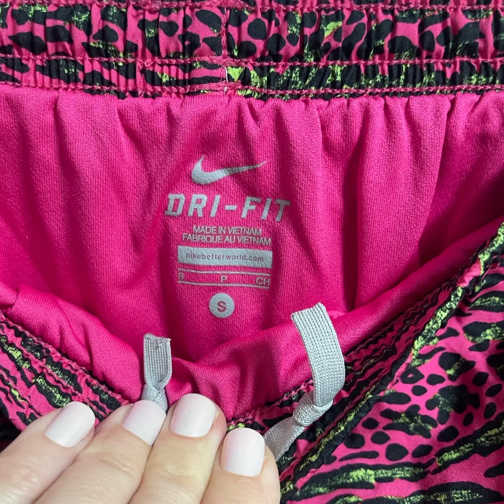 Nike Dri-Fit Tempo Running Shorts Women’s Small Pink Animal Print Black Trim - Image 2
