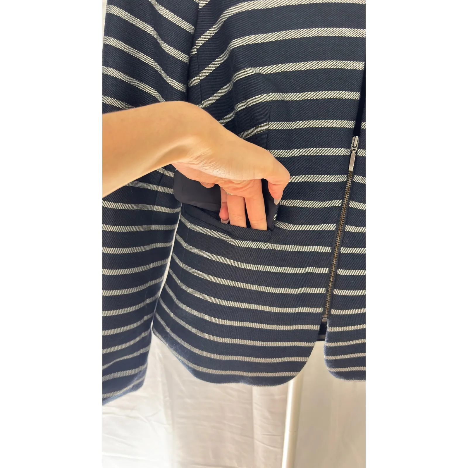 The Limited Striped Blazer Jacket Women's XS Zipper Front Collarless Navy White - Image 4