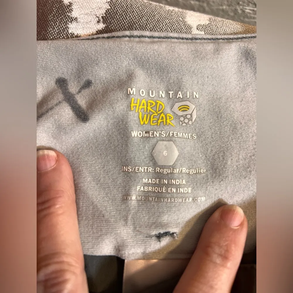 Mountain Hardwear Gray Cargo Pants with Drawstring Waist Women’s, zip off lower - Image 5