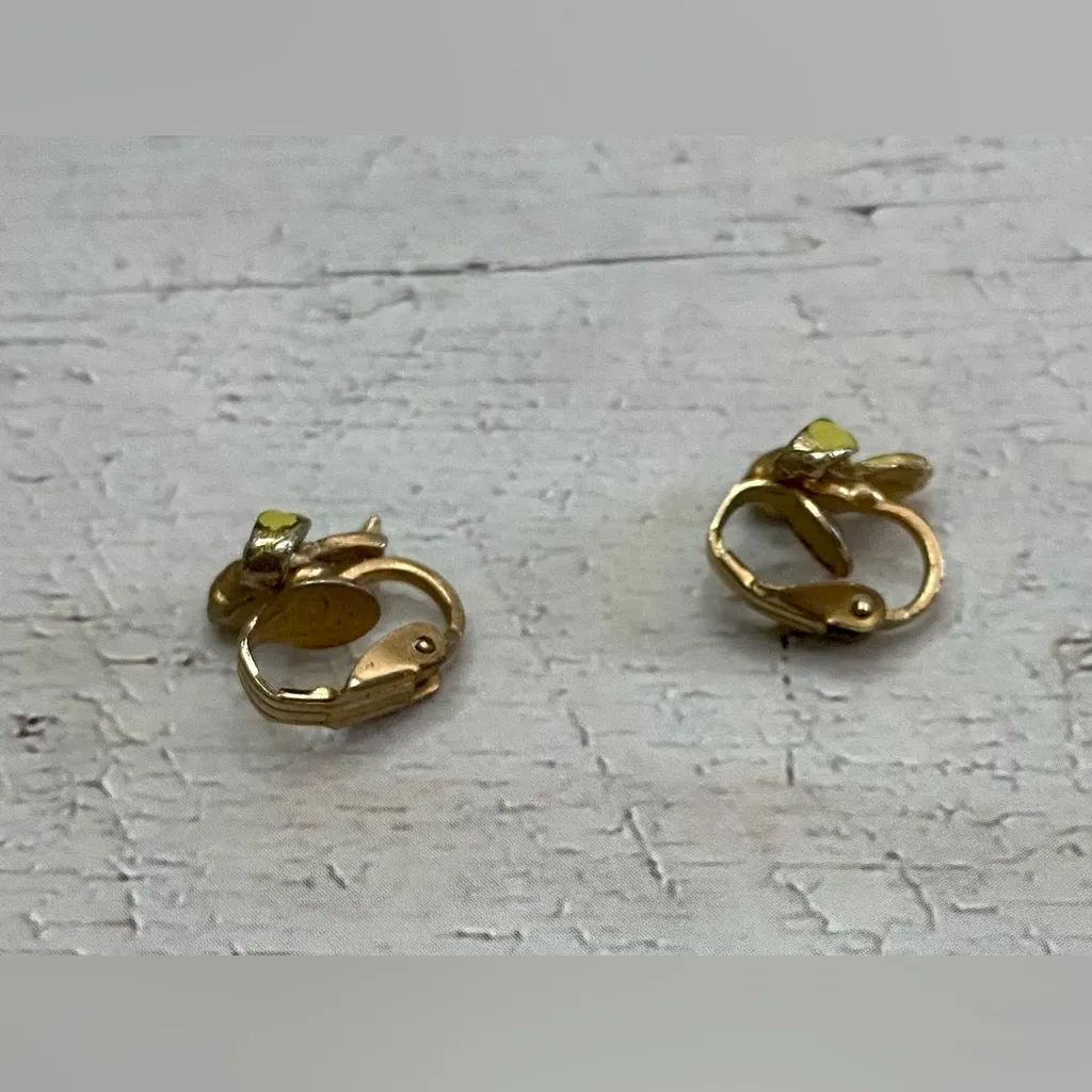 VINTAGE Lot of 3 pairs Clip on metallic earrings - Image 12