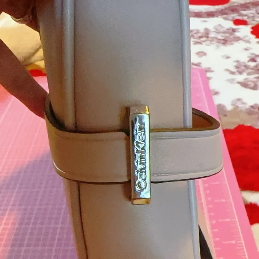 Calvin Klein designer handbag adjustable strap outside inside pocket buckle logo - Image 6