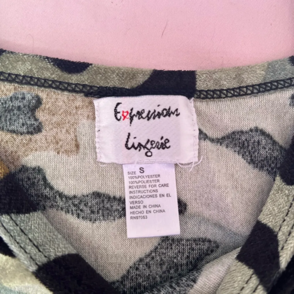 Y2K Velvet Camo Print Camisole Top Green - Image 2