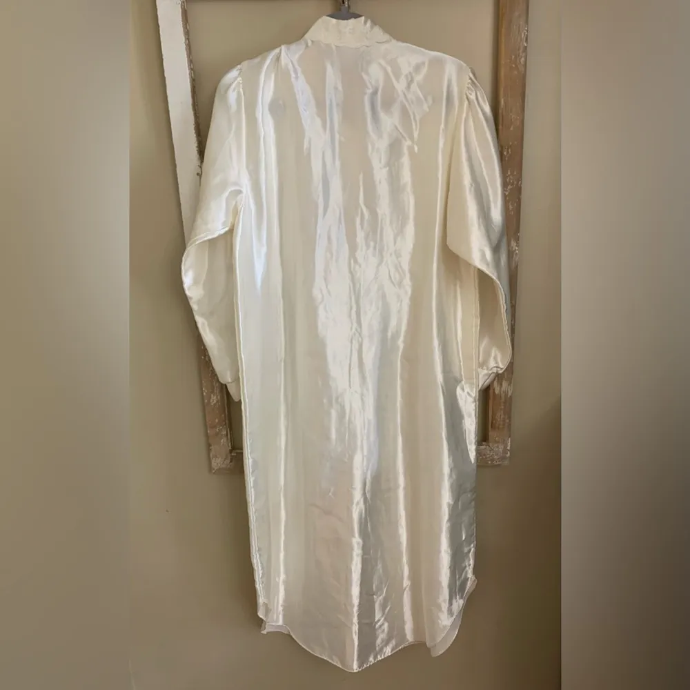 Vintage Barbizan Night gown / Night dress White Satin Lined Sz Medium NICE - Image 2