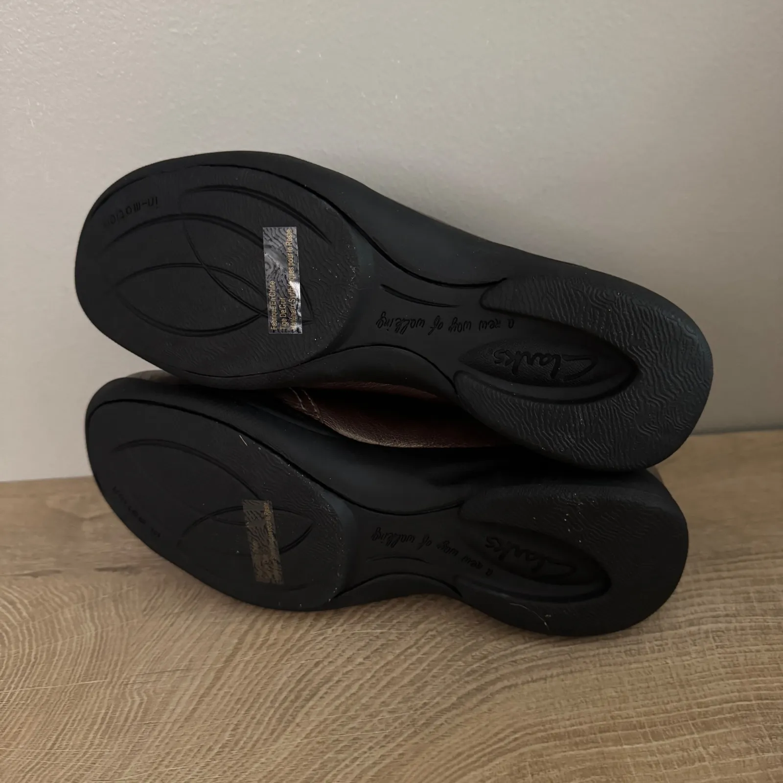 Clarks In Motion Slip On Comfort Shoes Womens 7.5W Bronze Leather Walking Travel - Image 7