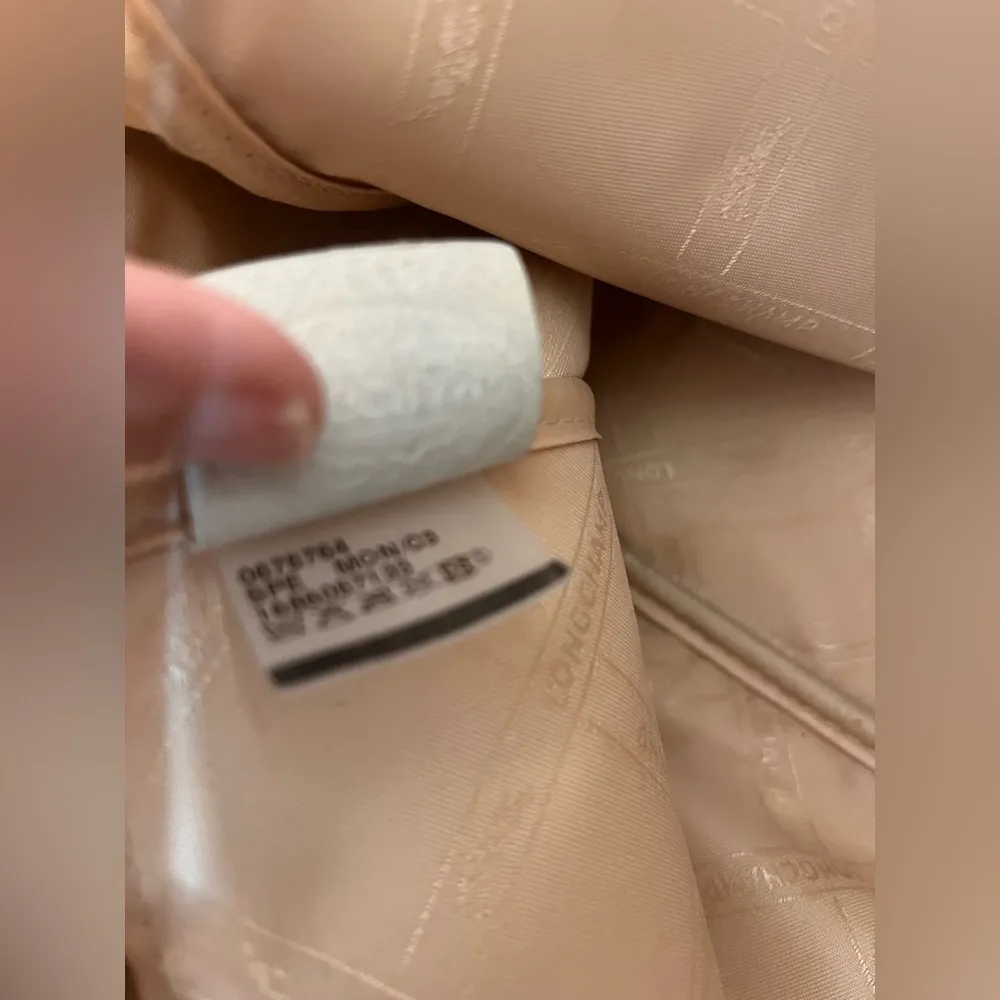 Longchamp Tan Leather Tote Bag with Structured Design - Image 5