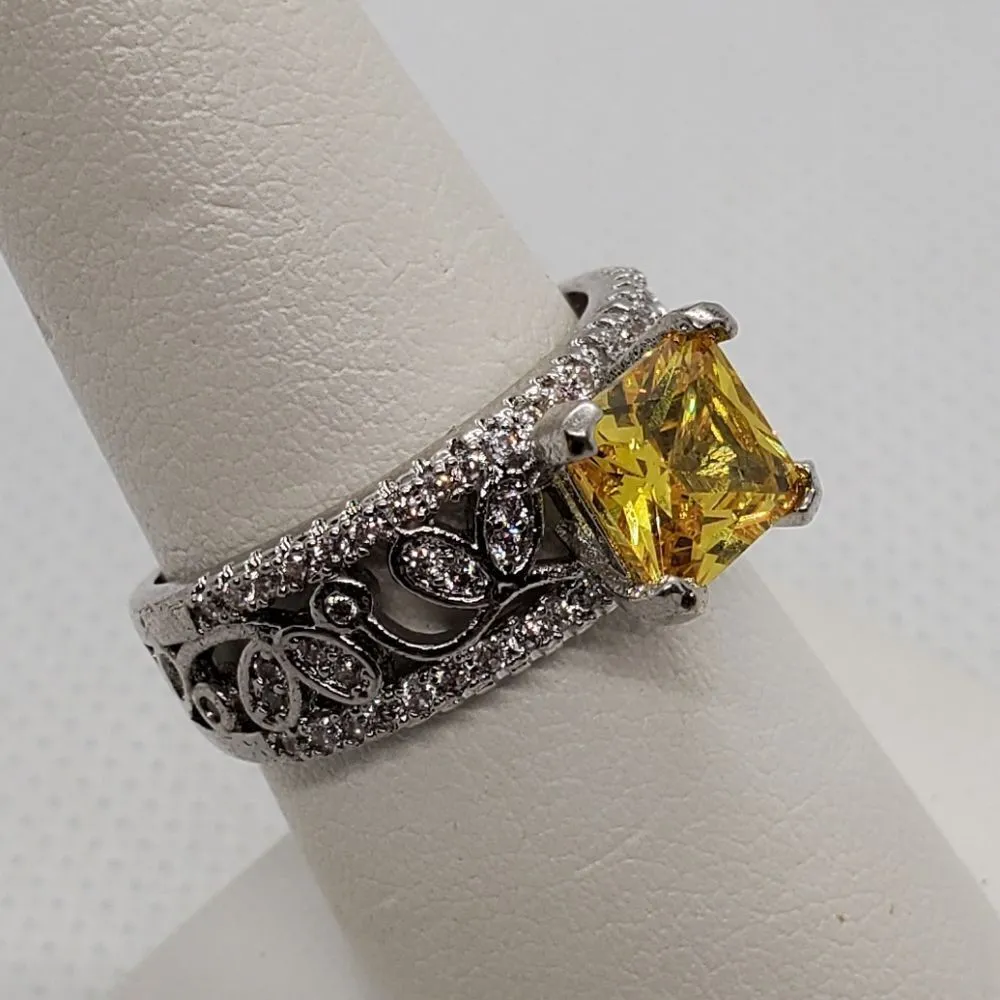 Sterling Silver Yellow & Clear Stone Ring (8) Yellow - Image 3