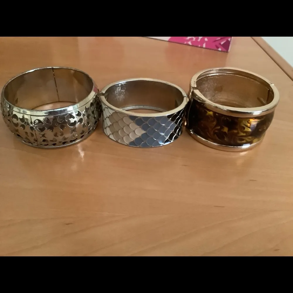 Set of 3 women’s wide bangle bracelets multicolored - Image 7