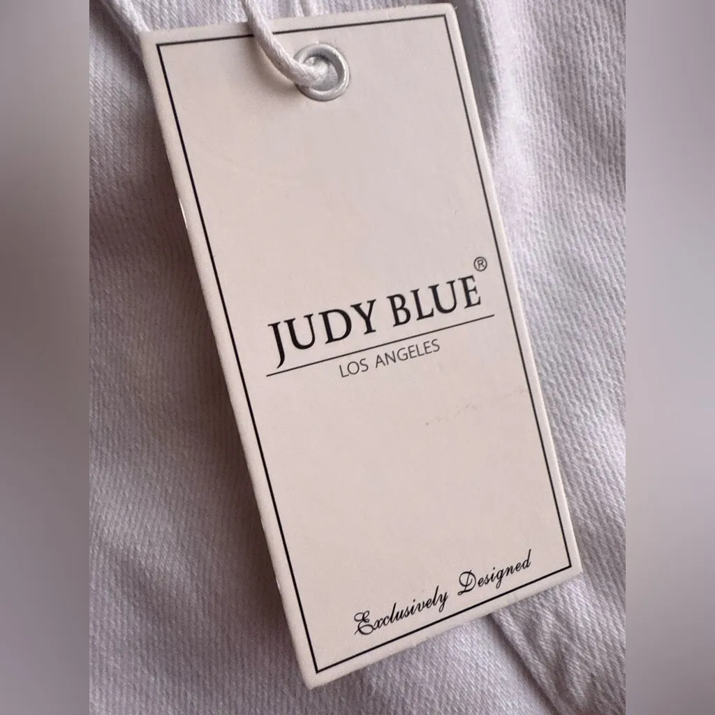 Judy Blue White Mid Rise Skinny Fit Jean Size 15/32 petite new with tag - Image 9