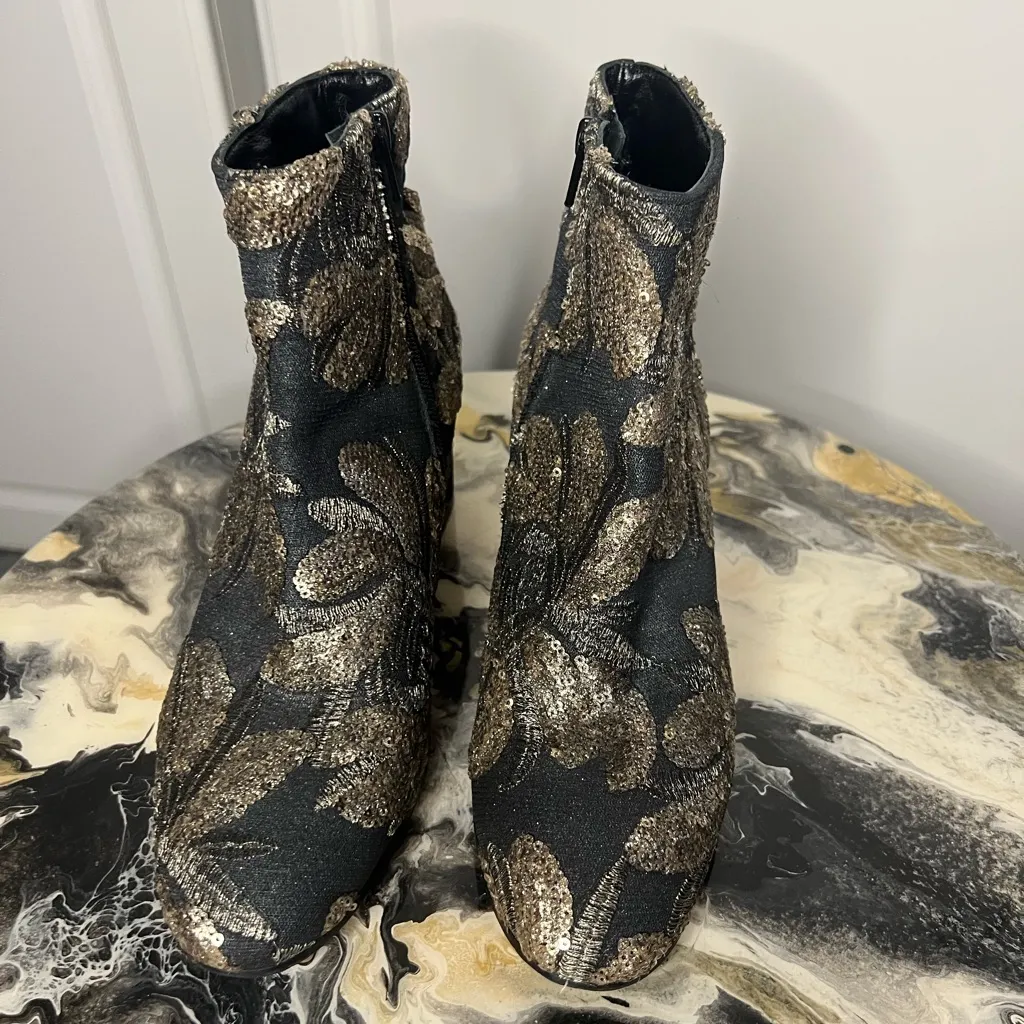 Tapestry Brocade Gold Sequin Leather Soled Boots Size 8.5 - Image 2