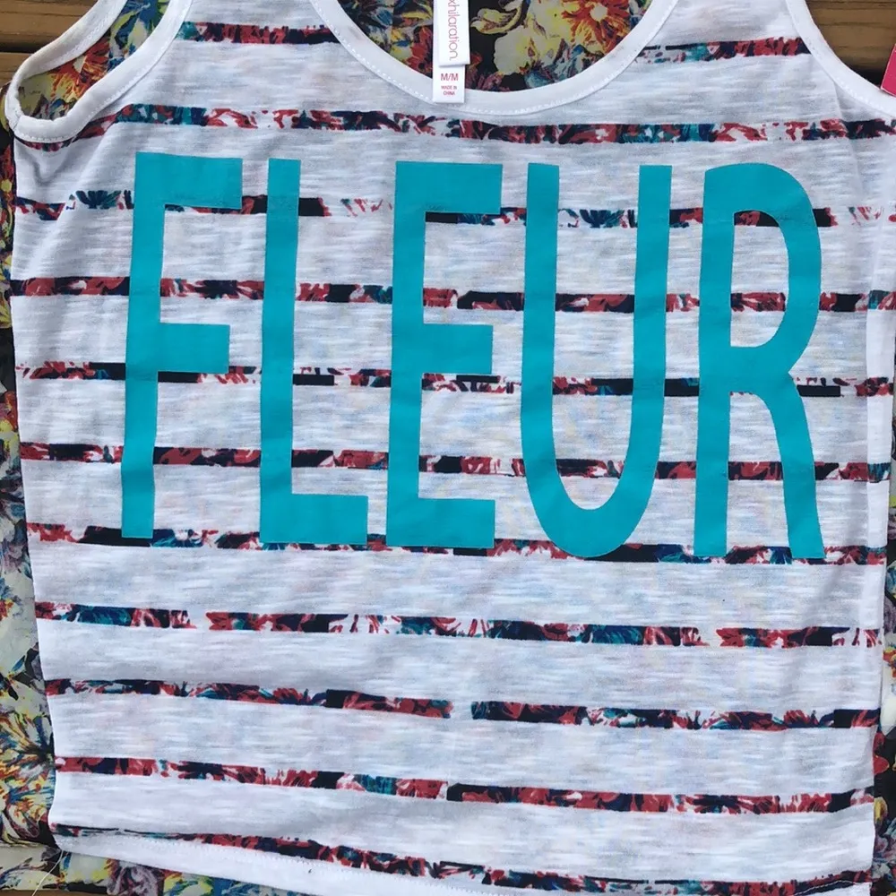 XHILARATION CROPPED FLORAL STRIPED MULTICOLOR LOOSE SLEEVELESS TOP SZ M  NWT - Image 6
