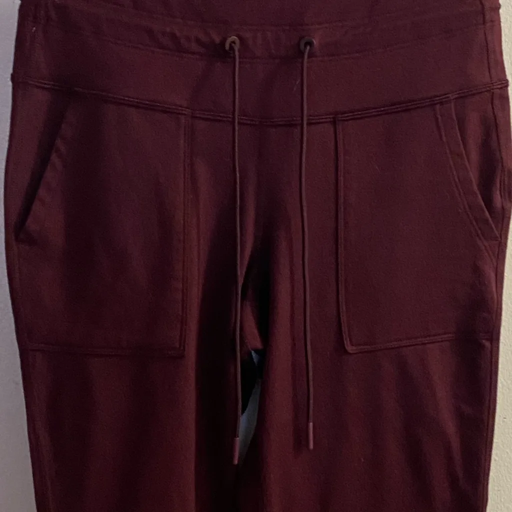 Old Navy Active Womens Leggings M Medium Burgundy Red Waist 28” 30”  Cozecore - Image 2