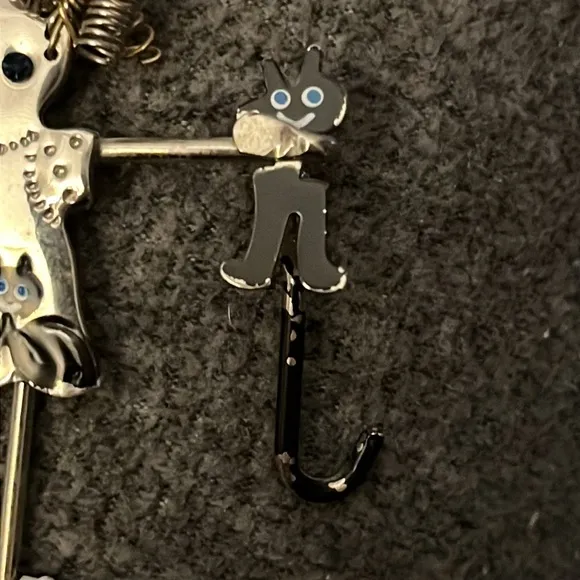 Carrette by Ganz Brats Crazy Cat Lady Pin‎ Brooch Silver - Image 3