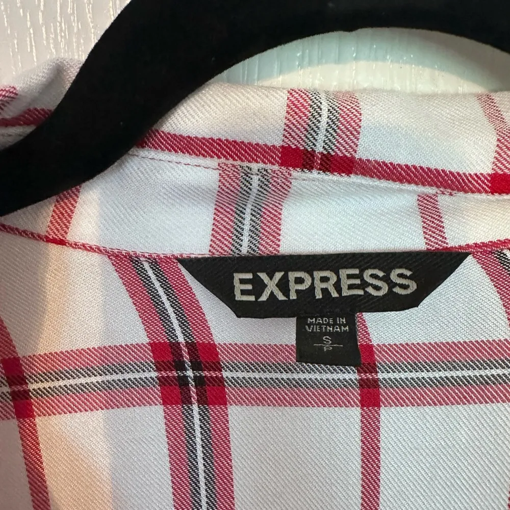 Express Red and White Button Down Shirt Notched Collar Relaxed Fit - Image 2