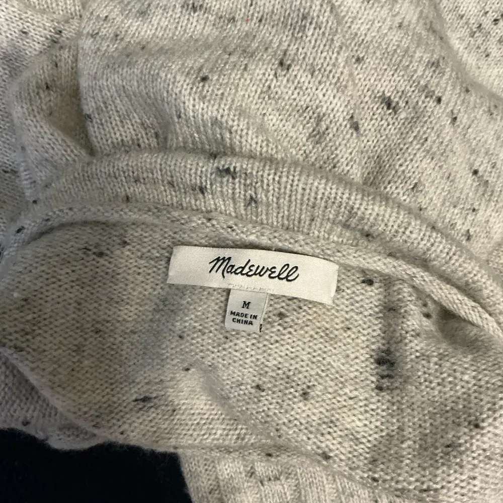 Madewell Gray Cowl Neck Sweater with Slim Fit and Knit Texture - Image 3