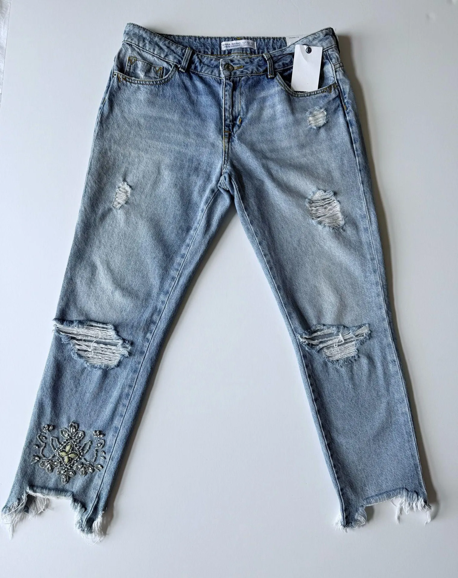 ZARA Z1975 Distressed Embroidered Bejewelled Blue Jeans Size 6 US Raw Hem Beaded Denim - Image 4