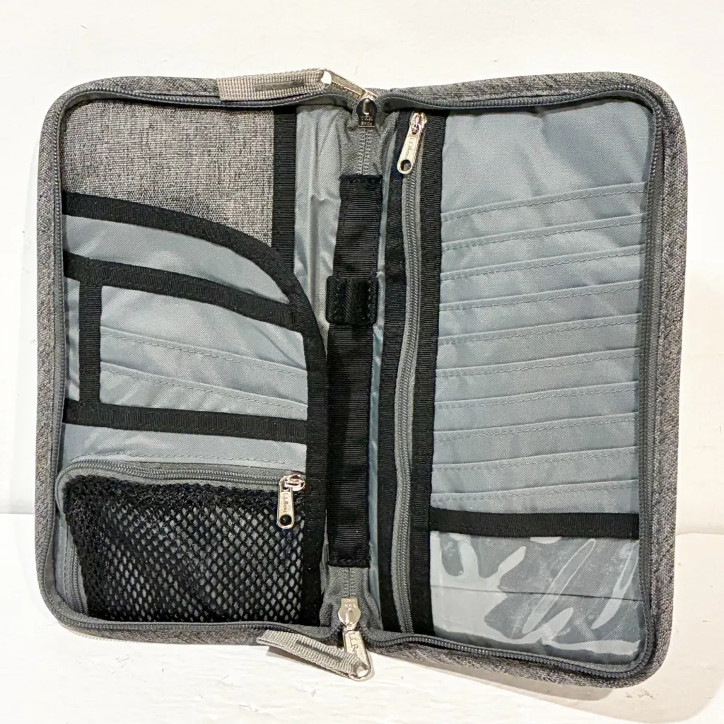 LL Bean Grey Nylon RFID-Blocking Travel Ticket Organizer Full Zip - Image 4