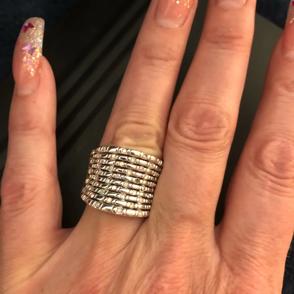 Premier jewelry silver lines ring. Size 8 - Image 3